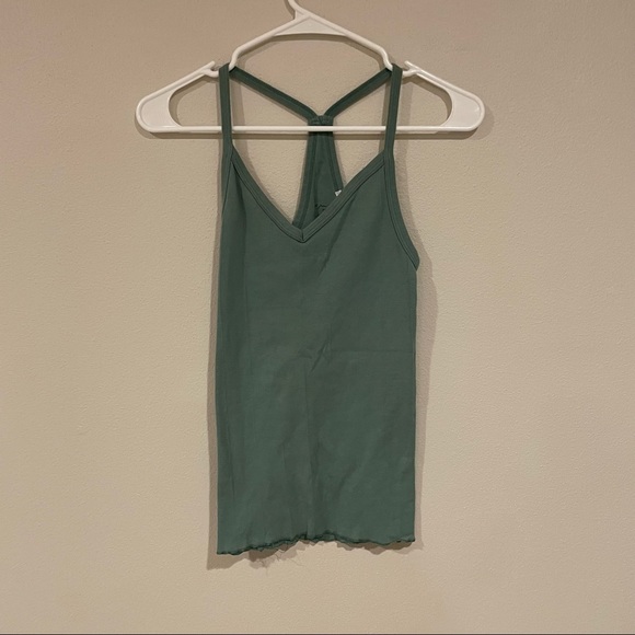 Green Top - Picture 2 of 3